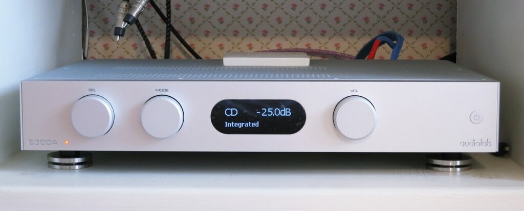 AUDIOLAB 8300A + Inakustik RF-ABSOOBER インシュレーター