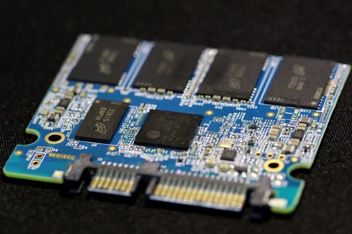 SSD NAND コントローラー 基板 Micron