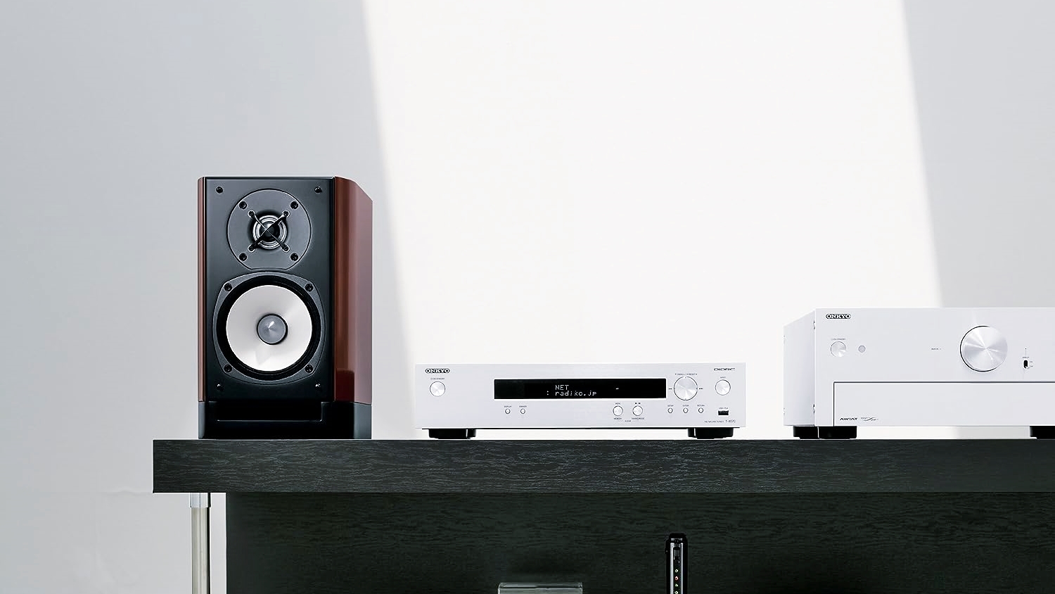 ONKYO - ワイルドベアー Onkyo T-4070 First Look IFA Berlin 2011 by AVLAND UK (NO